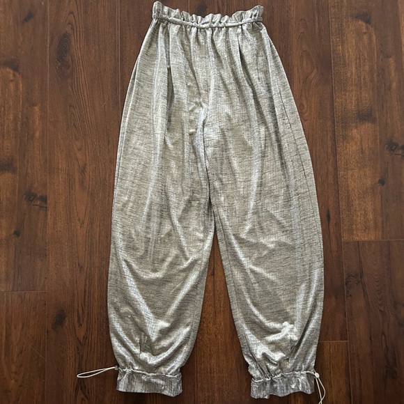 House of Harlow 1960 Tamar Metallic Gold Jogger - Picture 5 of 8